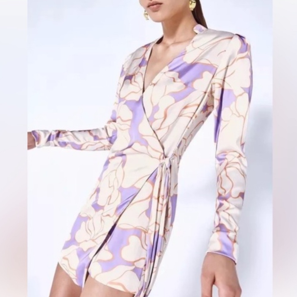 NWT Alexis Fiji dress in Wisteria size M